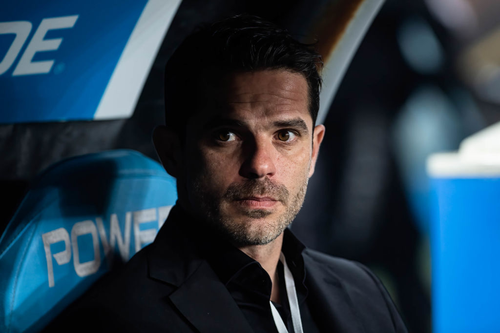Fernando Gago, Head coach of Racing Club seen in action