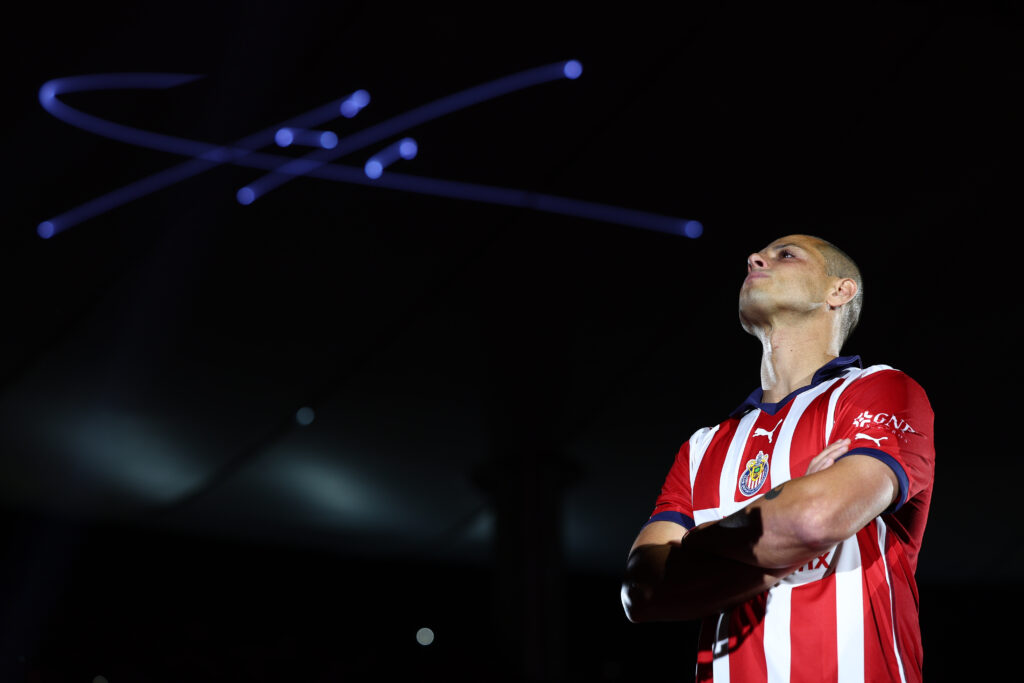 Chicharito Hernandez Returns To Chivas After 13 Years
