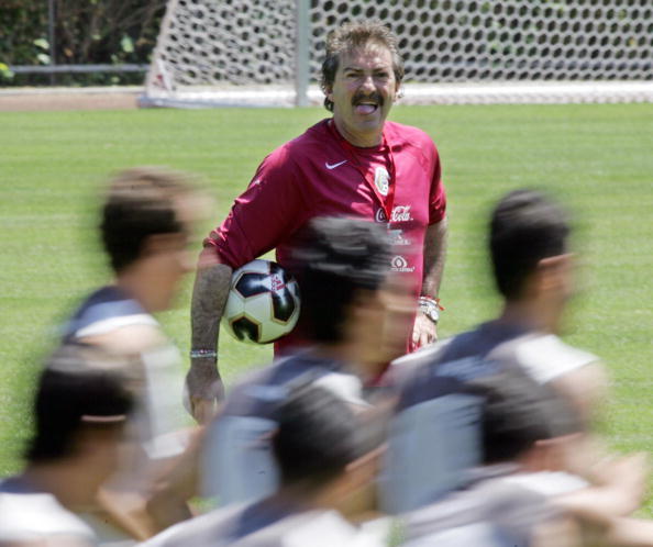 Mexican coach Ricardo Antonio La Volpe l