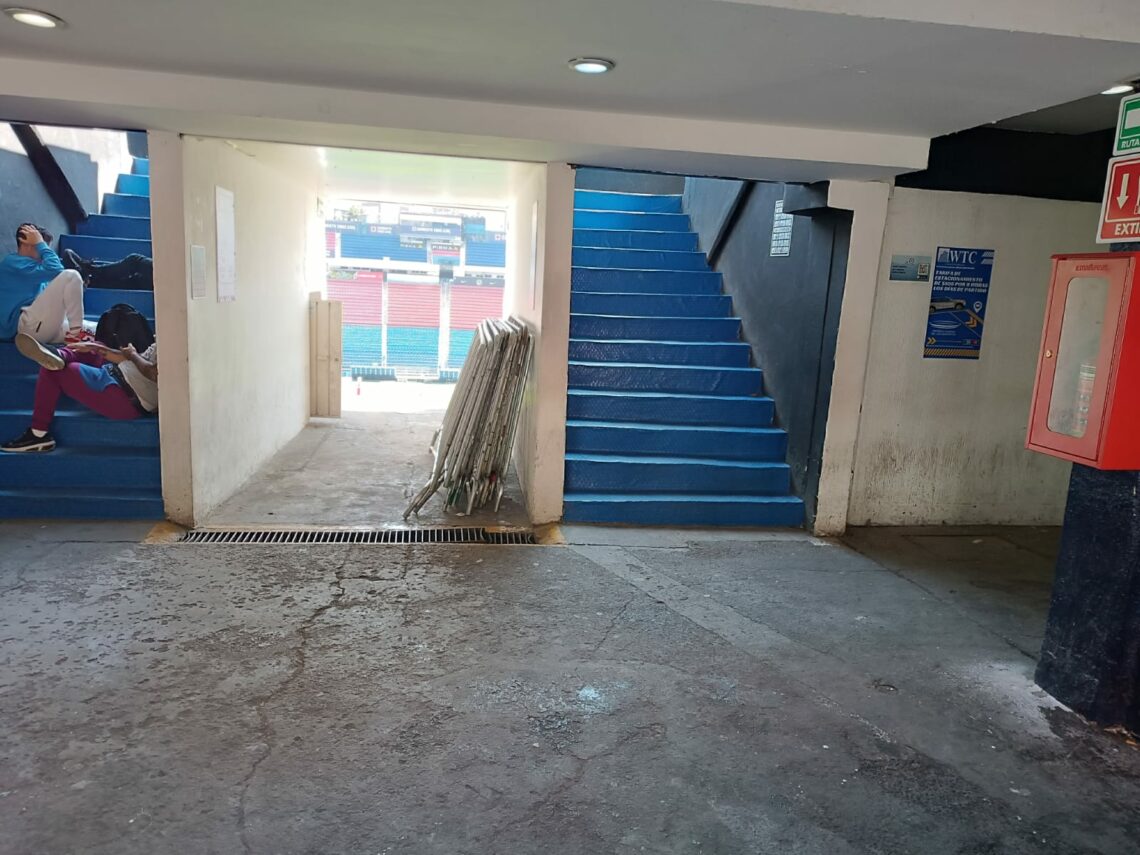 Trabajadores del Estadio de la Ciudad de los Deportes