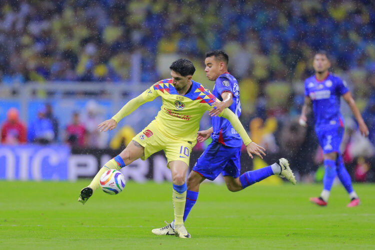 Photo by Mauricio Salas/Jam Media/Getty Images