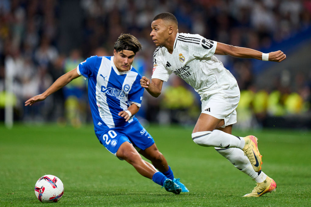 Real Madrid CF v Deportivo Alaves  - La Liga EA Sports