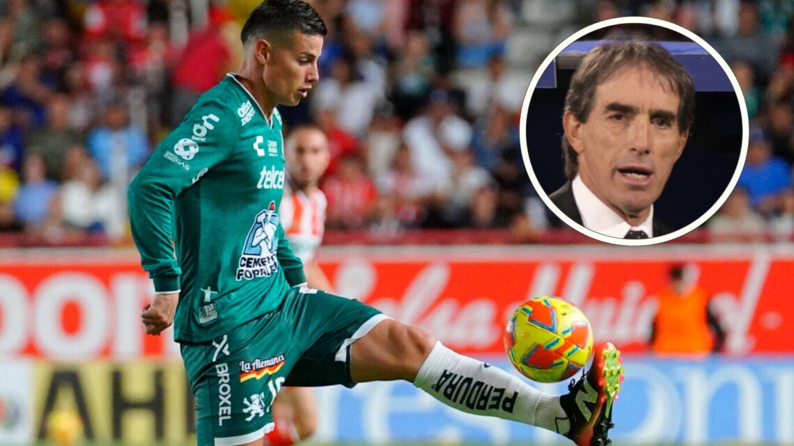 James Rodriguez of Leon controls the ball during the 12th round match between Necaxa and Leon as part of the Torneo Clausura 2025 Liga MX at Victor...