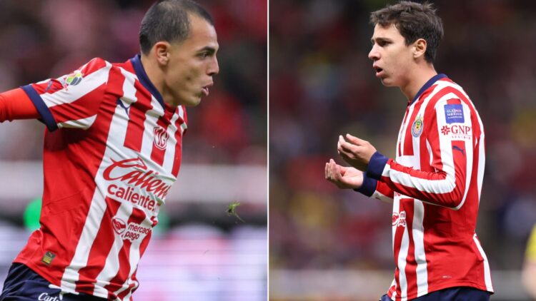Hugo Camberos of Chivas controls the ball during the 1st round match between Chivas and Santos Laguna as part of the Torneo Clausura 2025 Liga MX a...