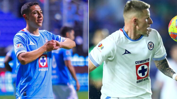 Andres Montaño of Cruz Azul celebrates after scoring the team's second goal during the 14th round match between Cruz Azul and Pumas UNAM as part of...