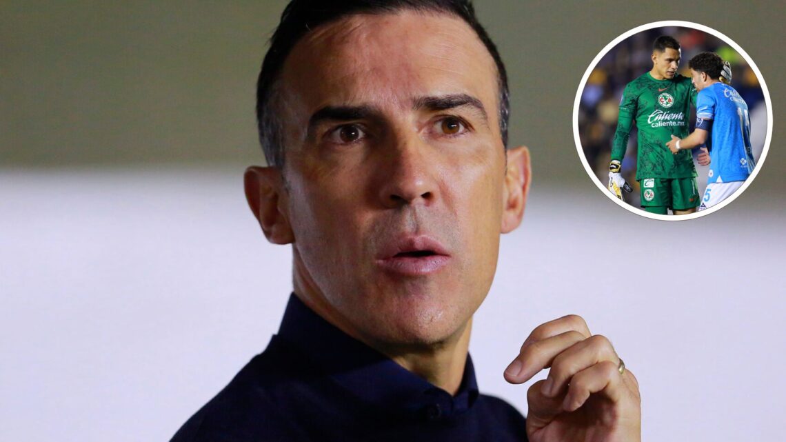Vicente Sanchez head coach of Cruz Azul looks on during the 2025 Concacaf Champions Cup match between America and Cruz Azul at Estadio Ciudad de lo...