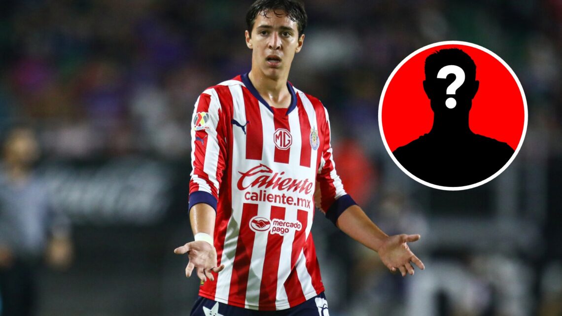 En la imagen principal, Mateo Chávez, futbolista de Chivas. En el círculo, una silueta, haciendo alusión a un jugador misterioso.