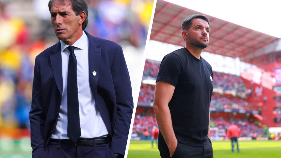 En la izquierda, Guillermo Almada, entrenador de Pachuca. En la derecha, Nicolás Larcamón, entrenador de Necaxa.