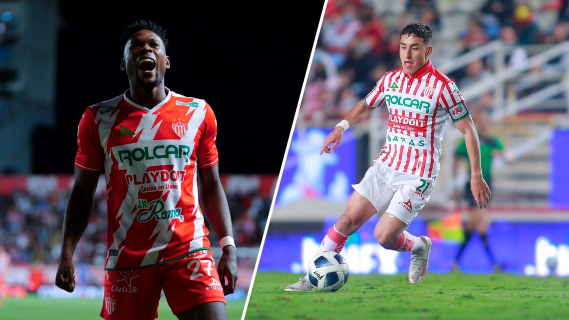 Diber Cambindo and Alejandro Zendejas playing for Necaxa