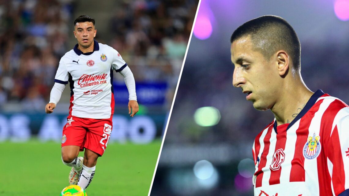 Fernando Beltrán and Roberto Alvarado playing for Guadalajara
