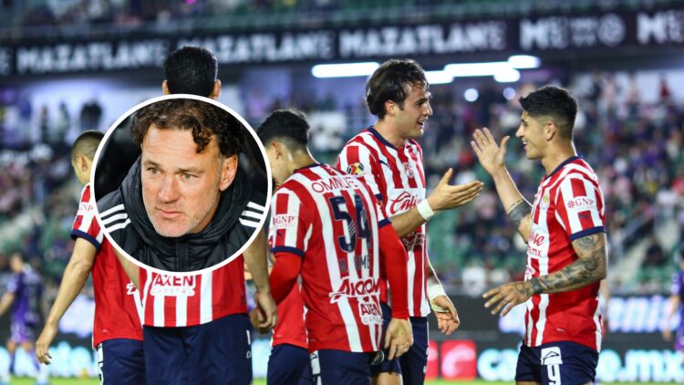 Jugadores de Chivas, equipo de la Liga MX, y Gabriel Milito, nuevo entrenador del club.