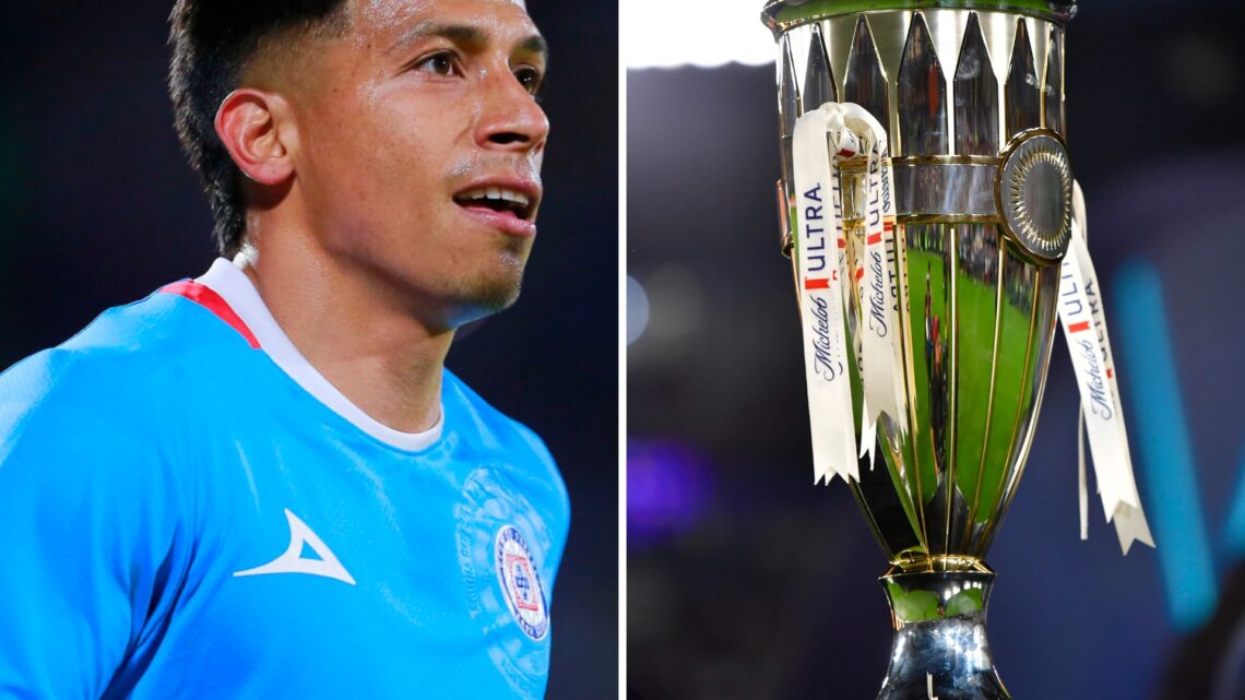 Ángel Sepúlveda celebra un gol con Cruz Azul en la Liga MX / Trofeo de la Concacaf Champions Cup antes del juego entre el Pachuca y el Columbus Crew