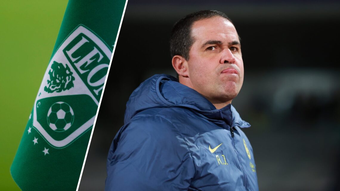 Izquierda: Banderín de León. Derecha: André Jardine en partido del América