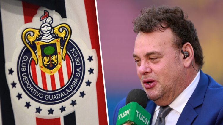 En la izquierda, el escudo de Chivas, equipo de la Liga MX. A la derecha, David Faitelson, periodista de TUDN.